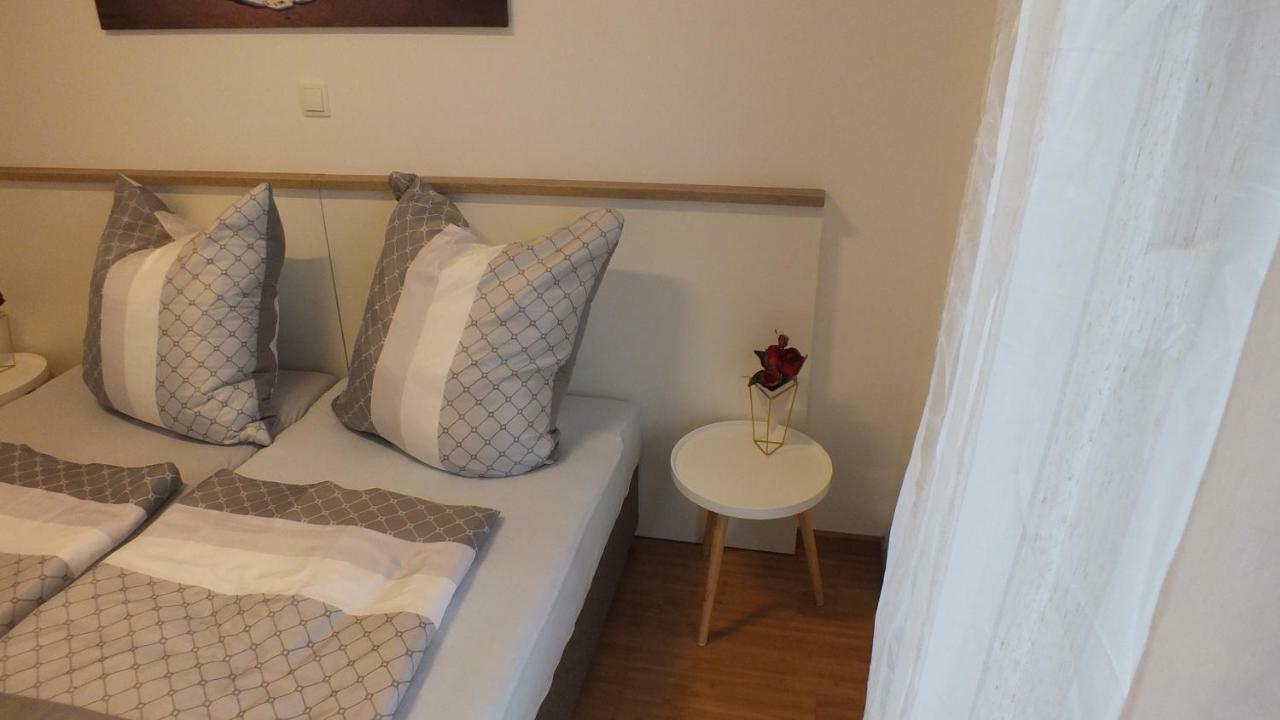 Apartment Paulina Novalja Exteriör bild