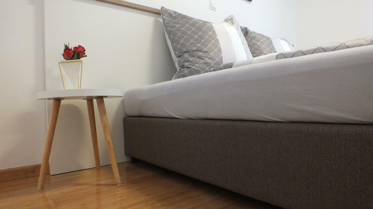 Apartment Paulina Novalja Exteriör bild